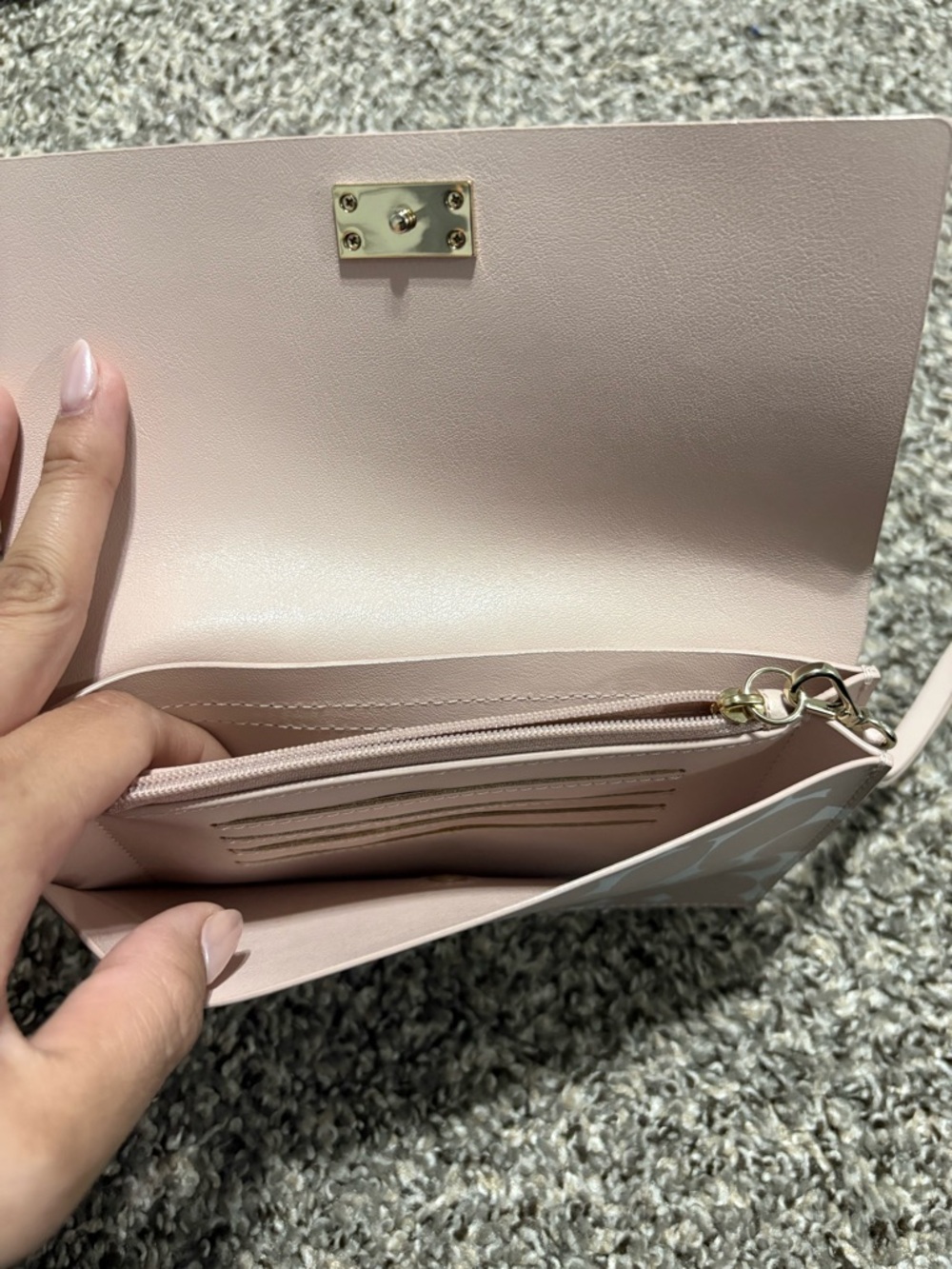 Kate Spade Madie Putnam Drive
Splodge Dot Pink/White Wristlet Clutch - Picture 3 of 4
